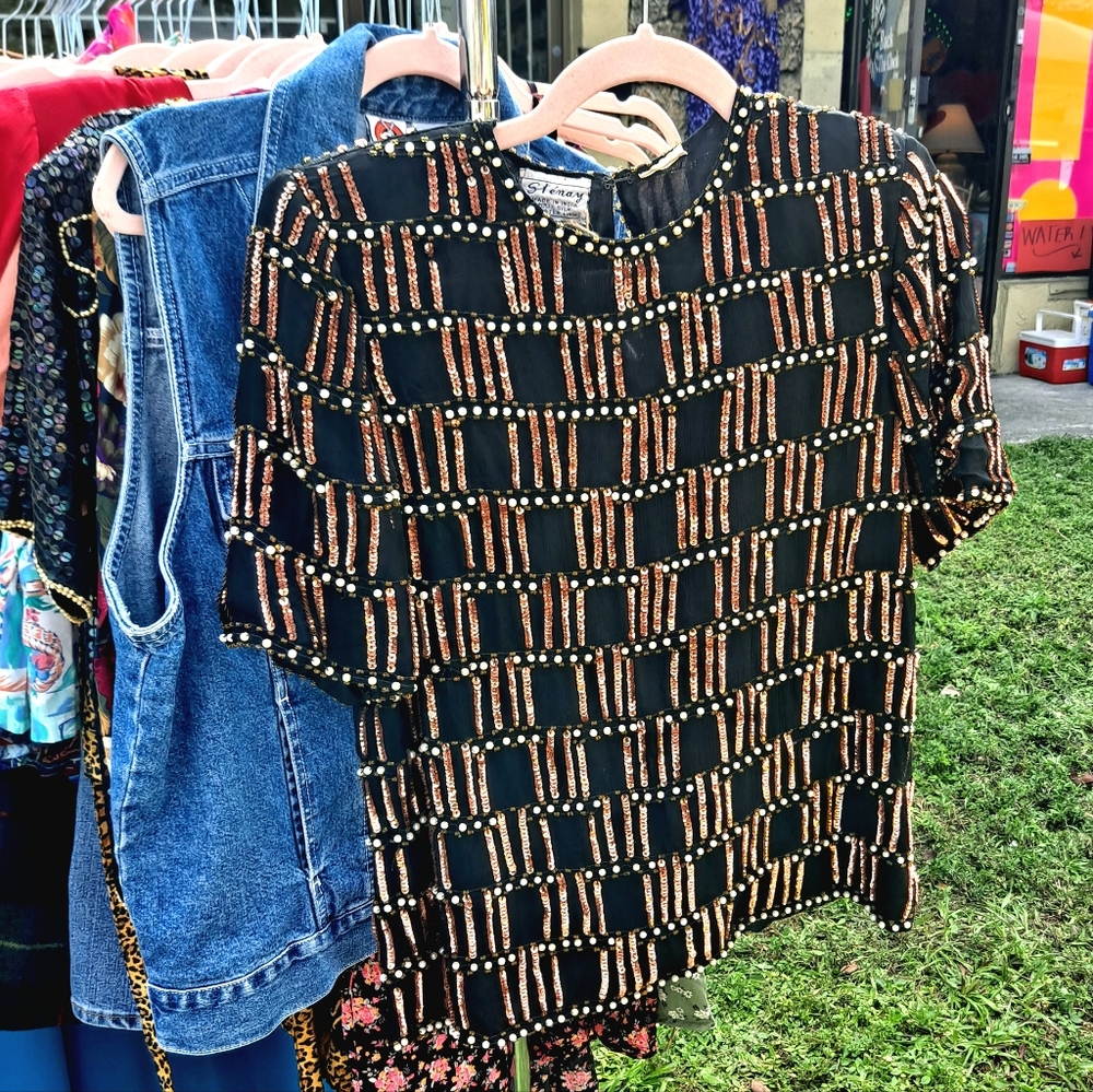 Silk Sequin Top 80s vintage size small black gold pearl